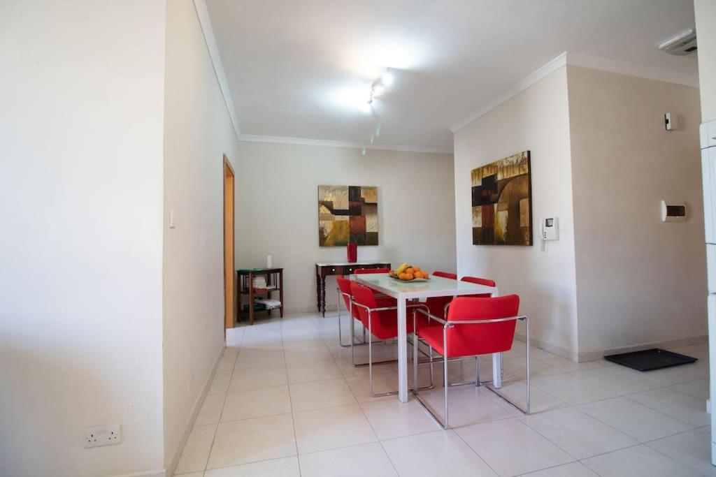 Modern In The Heart Of Maltese Nightlife Apartment San Ġiljan