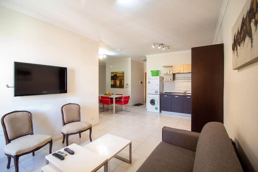 Modern In The Heart Of Maltese Nightlife Apartment *